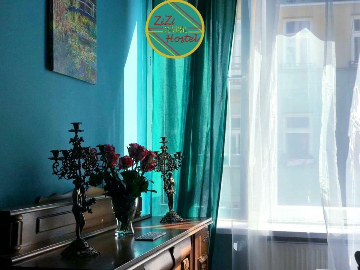 Zizi Central Hostel Warsawa Bagian luar foto
