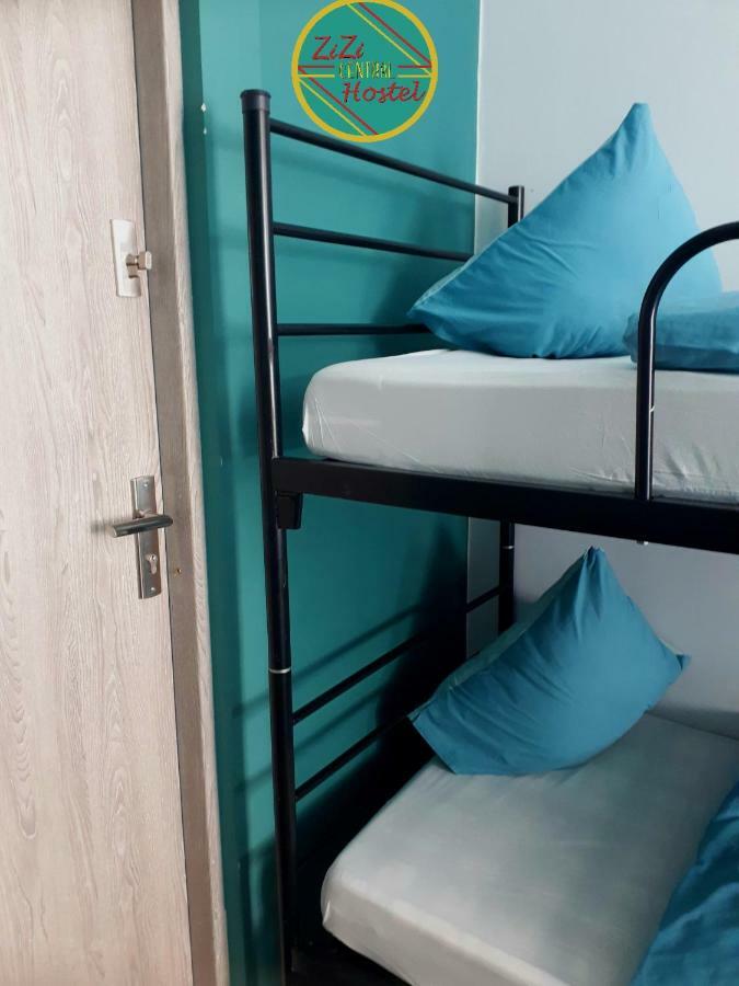 Zizi Central Hostel Warsawa Bagian luar foto