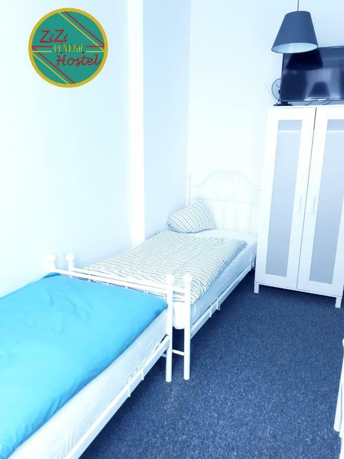 Zizi Central Hostel Warsawa Bagian luar foto