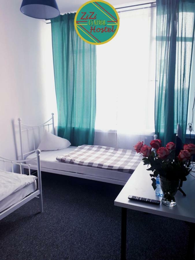 Zizi Central Hostel Warsawa Bagian luar foto