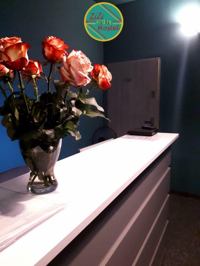 Zizi Central Hostel Warsawa Bagian luar foto