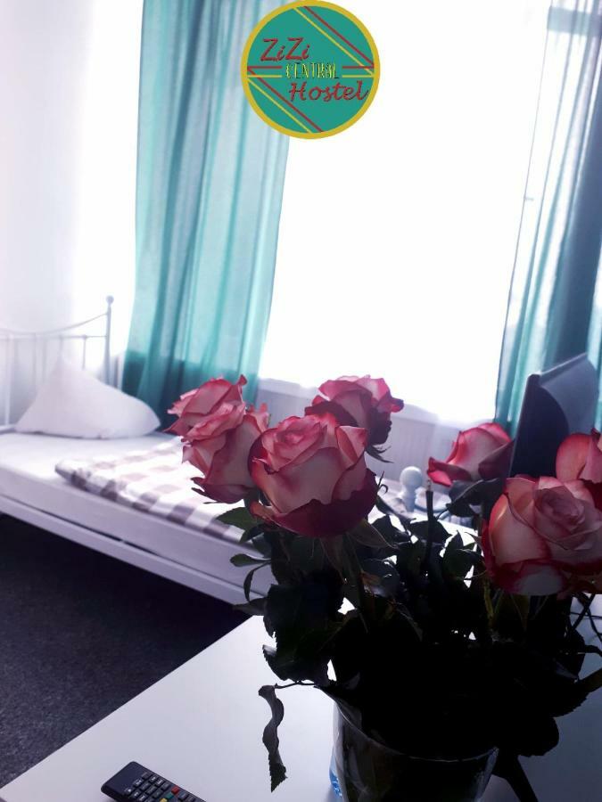 Zizi Central Hostel Warsawa Bagian luar foto
