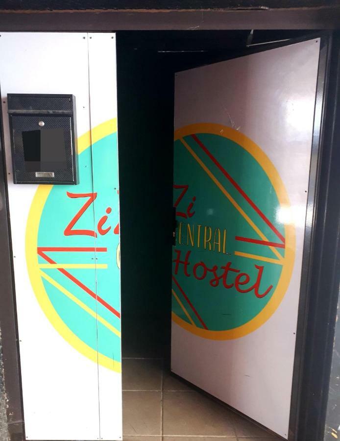 Zizi Central Hostel Warsawa Bagian luar foto